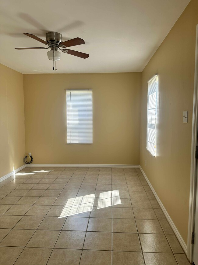 Building Photo - 6 Pine Creek Cir