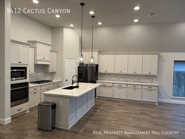 Building Photo - 9412 Cactus Canyon