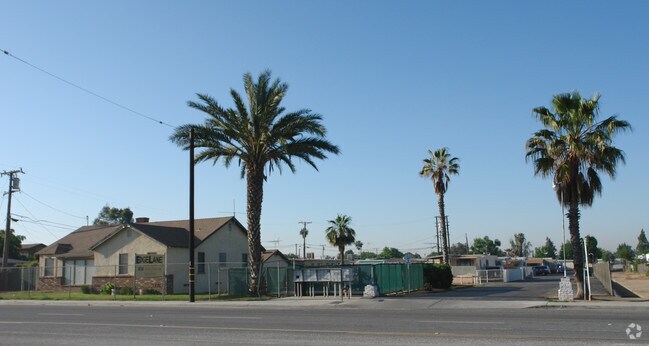 Building Photo - Edgelane Mobile Home Park
