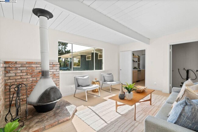 Building Photo - 801 Richmond Ave