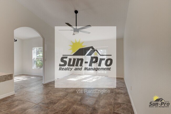 Building Photo - 5505 Magnolia Ave