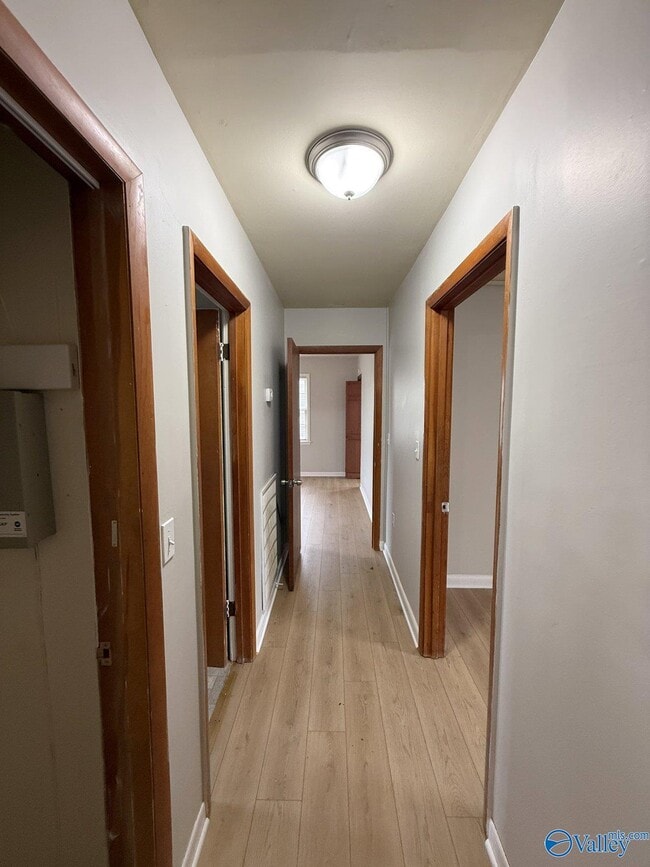 Building Photo - 2106 NW Sullivan Rd