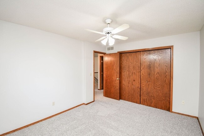 Building Photo - 705 N Montgomery Ct