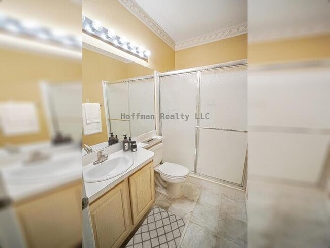 Building Photo - Harbour Island ? Resort Style Living in a ...