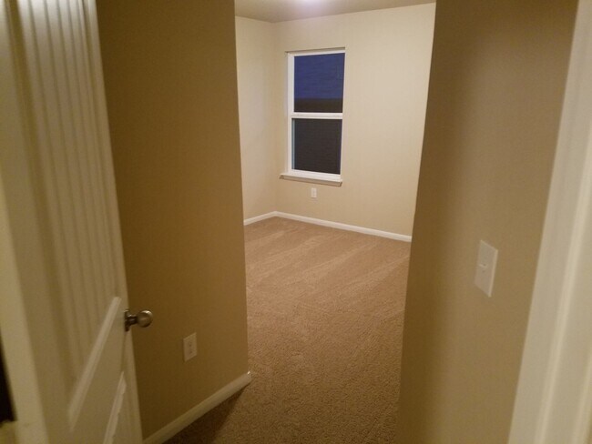 Building Photo - 5905 Montrelia Dr