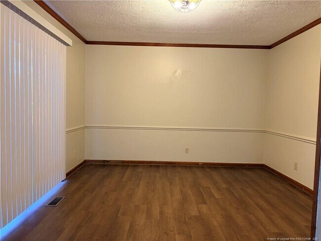 Building Photo - 7098 Calamar Dr