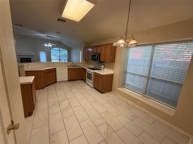 Building Photo - 10309 Broomflower Dr