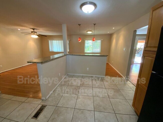 Building Photo - 2440 Algodones St NE