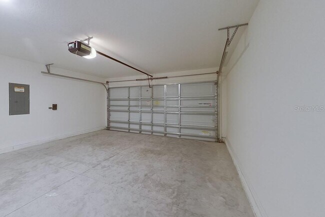 Building Photo - 8584 SW 44th Ct