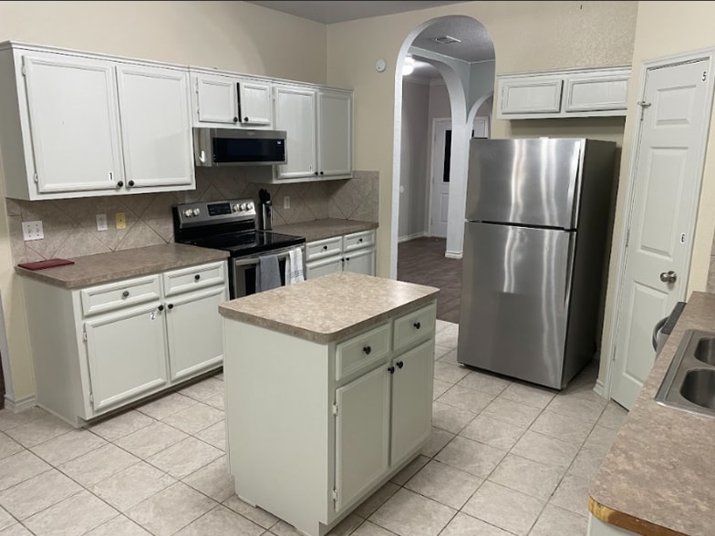 Primary Photo - 3401 Little John Dr