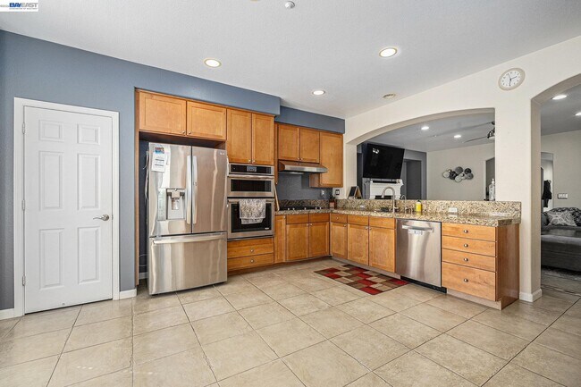 Building Photo - 355 Pebble Beach Dr