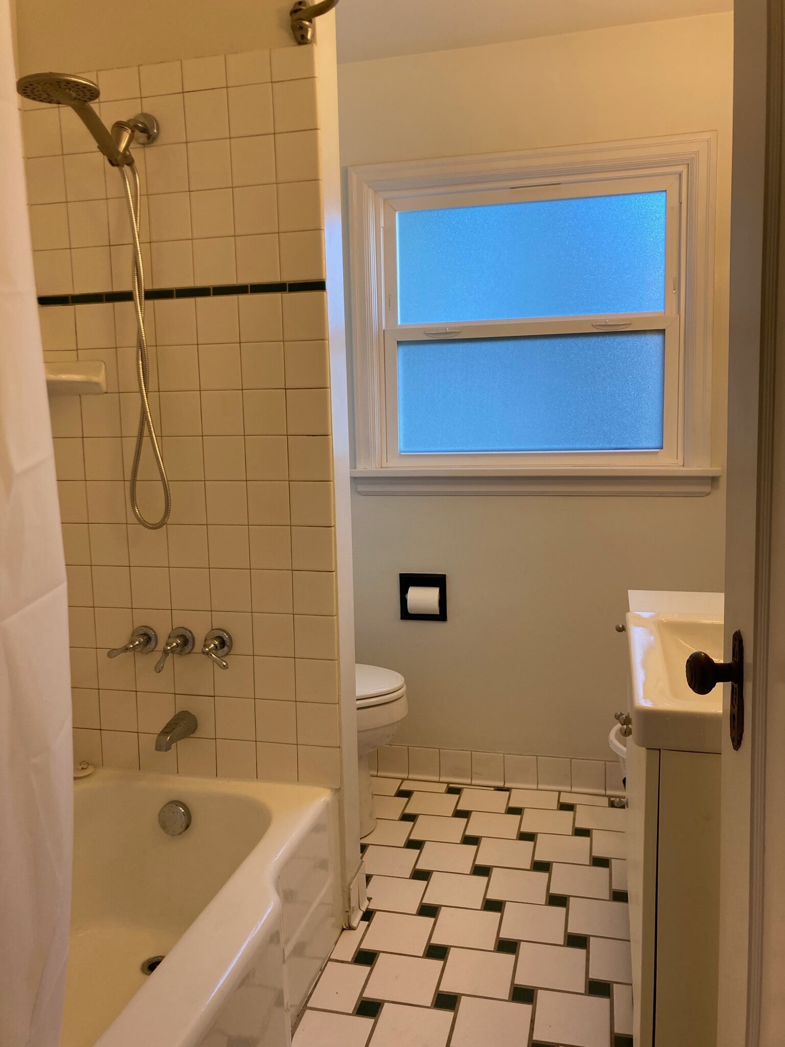 Downstairs bath - 4407 SE Tibbetts St