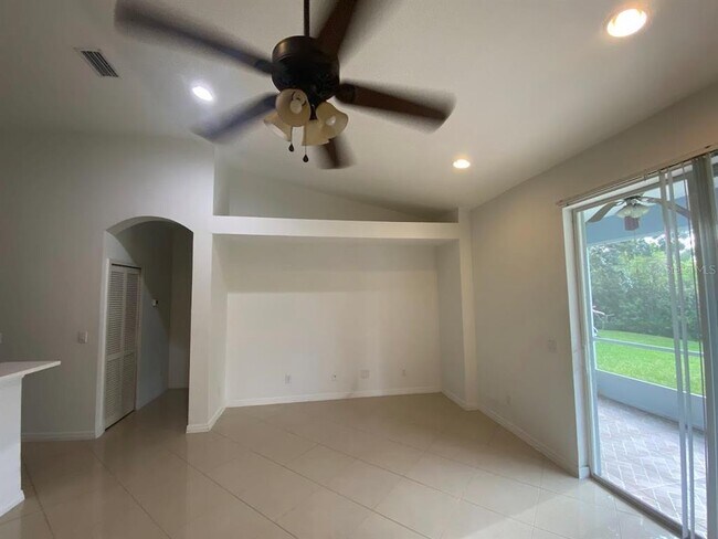 Building Photo - 11744 Holly Creek Dr