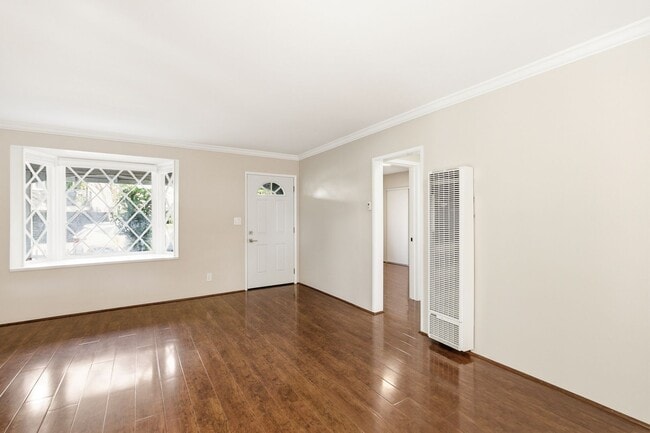 Building Photo - 12334 Moorpark St