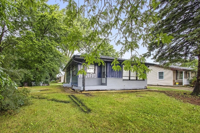 Building Photo - 8632 Broadway Dr