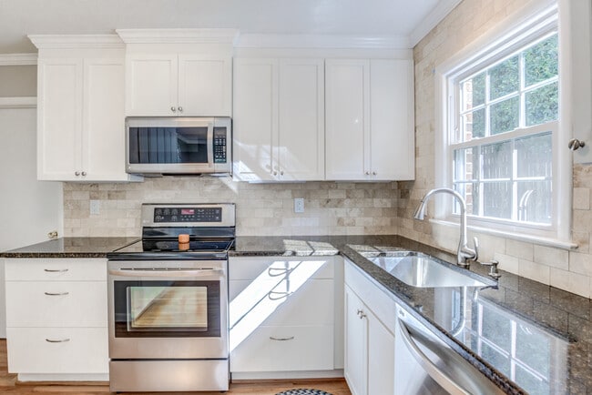 Building Photo - 1023 Pamlico Dr