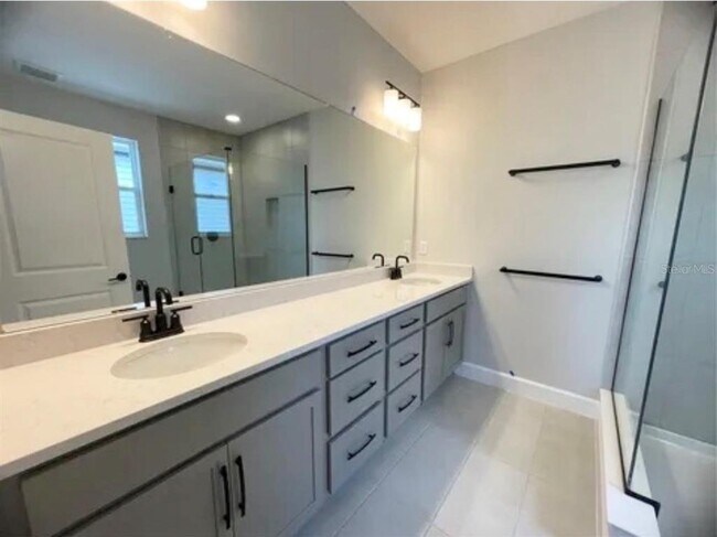 Building Photo - 15475 Bay Brg St