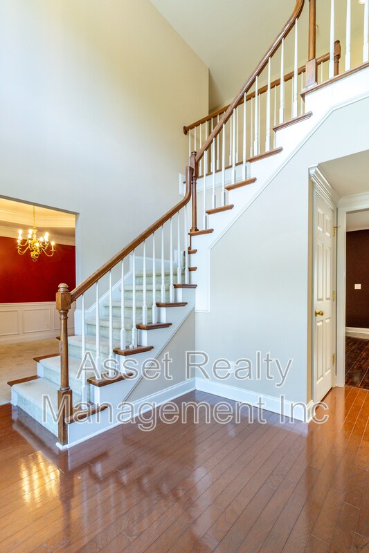 Building Photo - 8334 Bay Gardens Ln