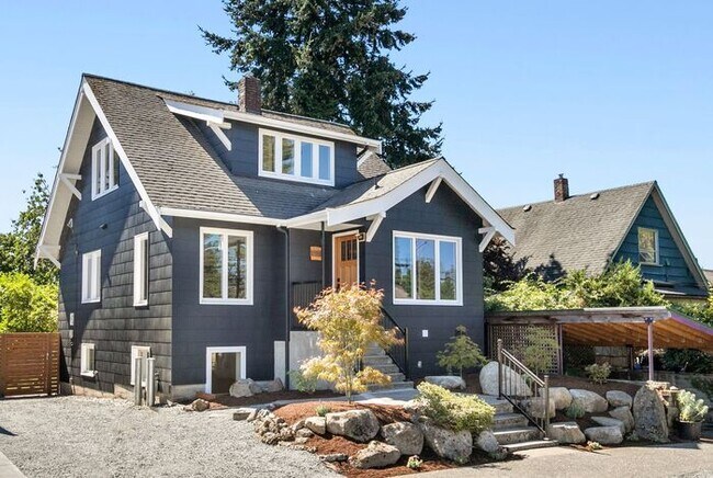 Building Photo - Stunningly Remodeled 1905 Beauty w/ AIR CO...