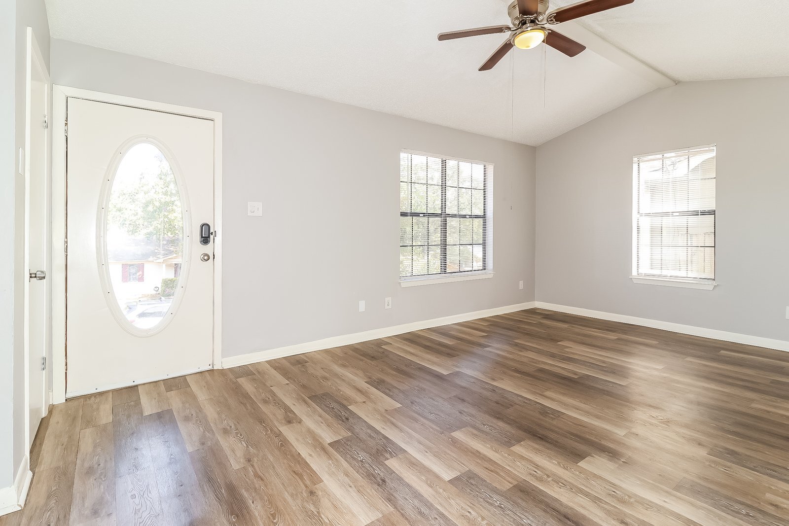 Building Photo - 1504 W 55th St