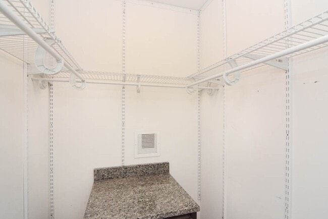 Building Photo - 2737 N Mildred Ave