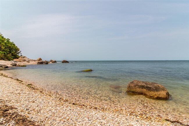 Building Photo - 1850 Rocky Point Rd