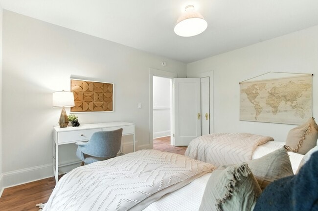 Building Photo - 5020 Golden Gate Ave