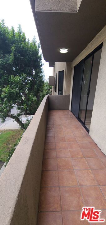 Building Photo - 1557 S Beverly Glen Blvd