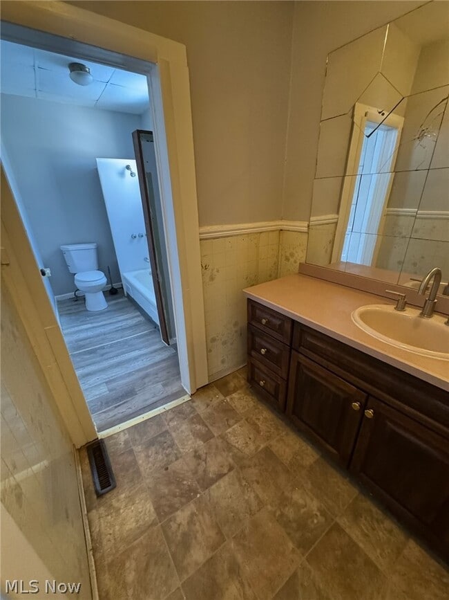 Building Photo - 3802 E 55th St