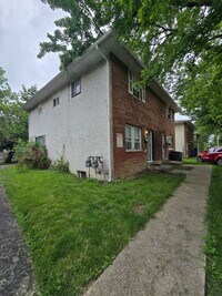 Building Photo - 909-911 S WEYANT AVE