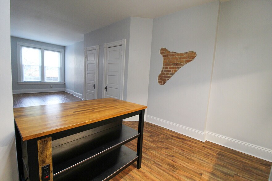 Kitchen - 421 Hopkins St