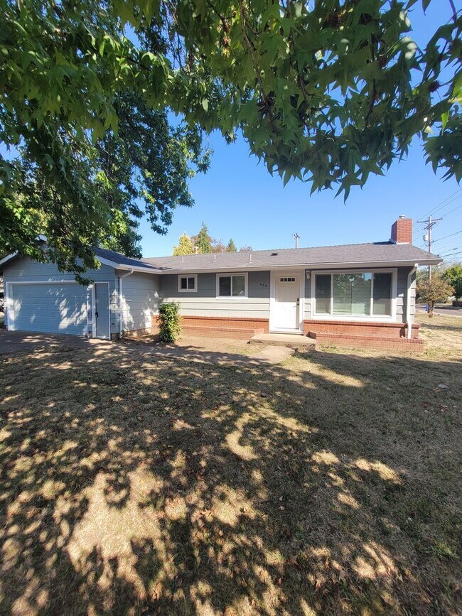 Primary Photo - Updated, Single Level Home, 3BD/3BA, corne...