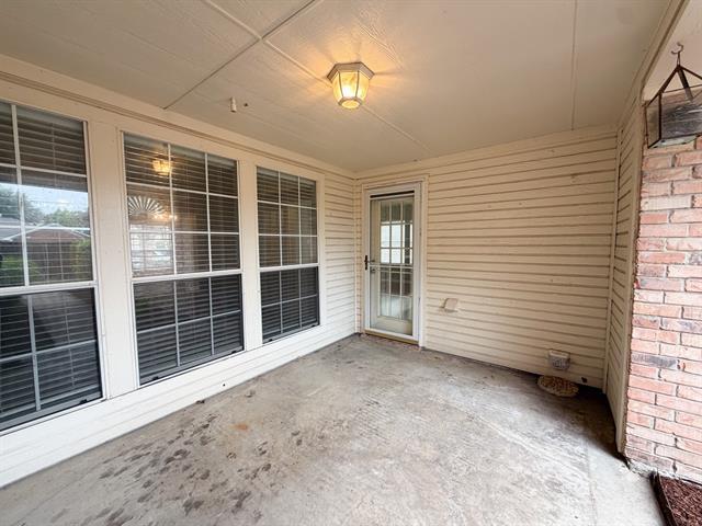 Building Photo - 310 Iroquois Ln