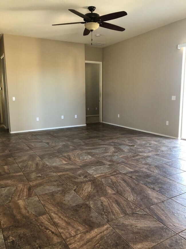 Building Photo - Corner Lot Charmer- Granville Amenities In...