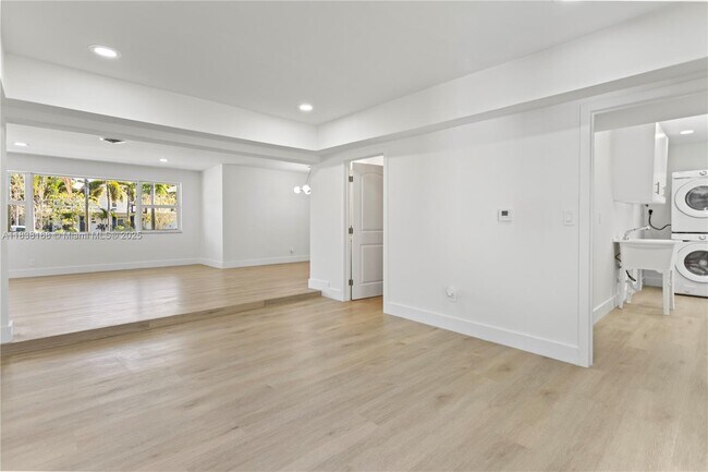 Building Photo - 5401 Fillmore St