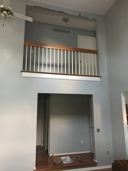Building Photo - 35957 St Clair Dr