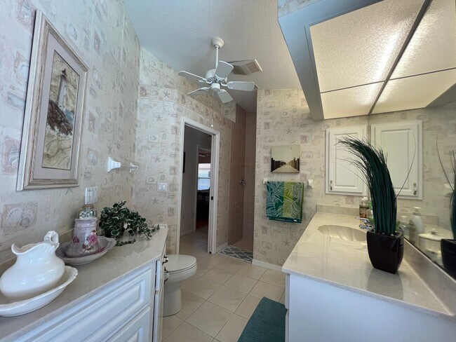 Building Photo - FURNISHED SHORT TERM RENTAL - 3 Bed / 2 Bath - Single Family Pool Home - $5,000/month ** Heated S...