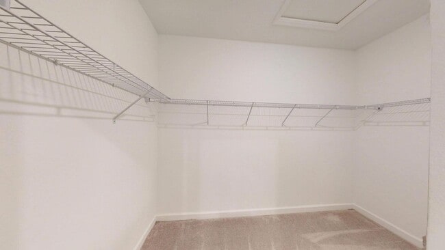 Building Photo - 4643 Hollister Ave