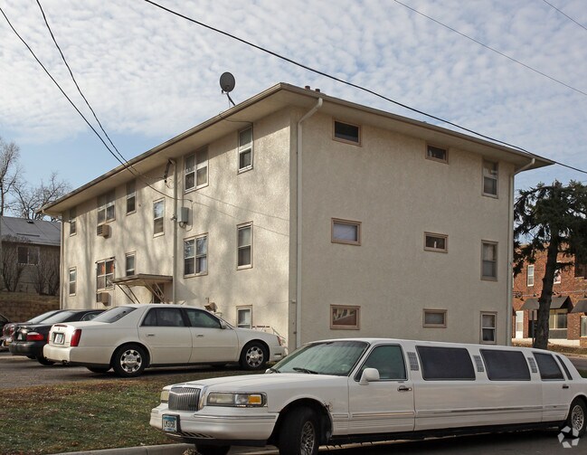 Building Photo - 800 Dodd Road