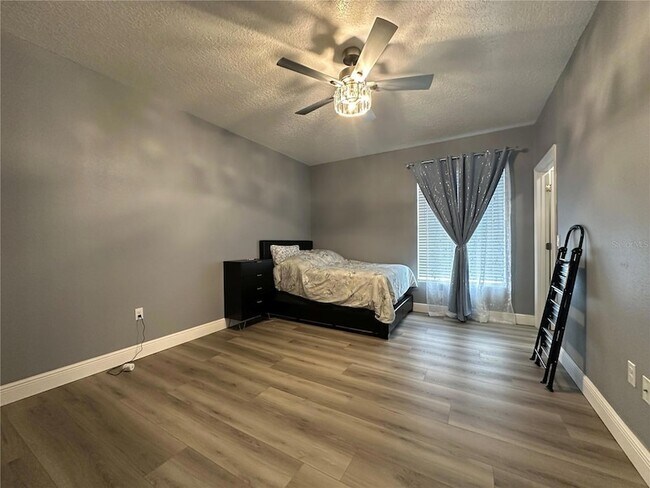 Building Photo - 5554 Metrowest Blvd