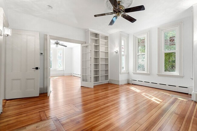 Building Photo - 107 Ellery St