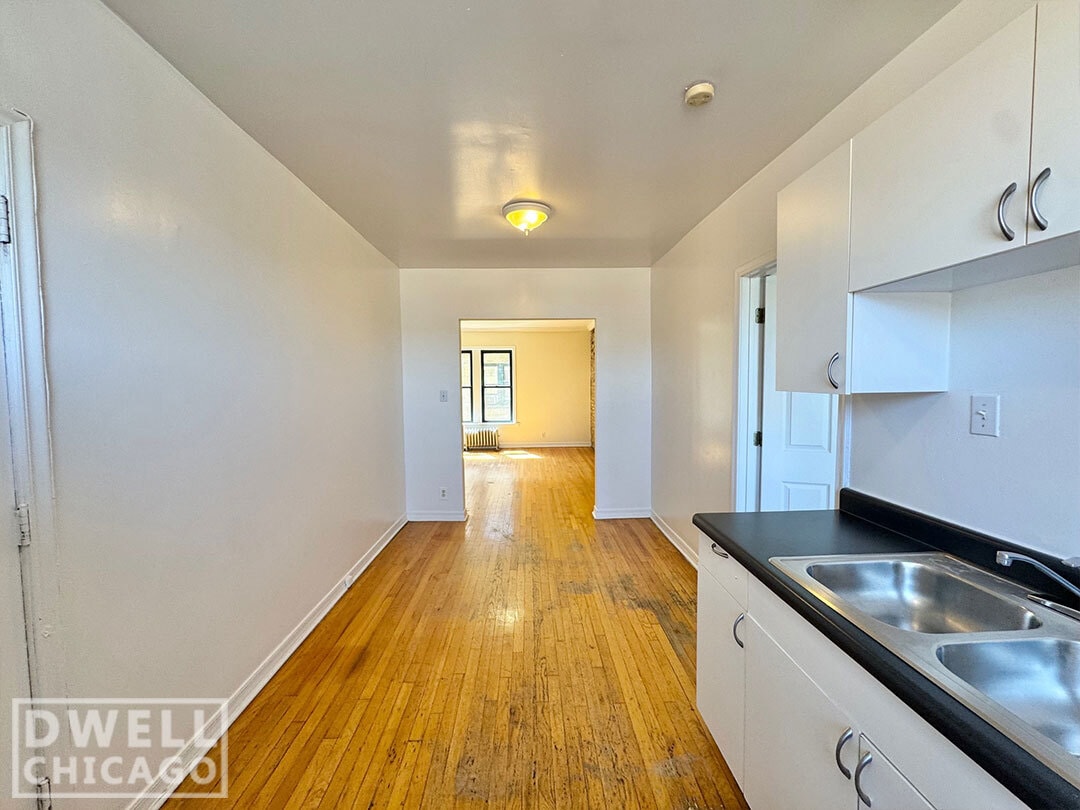 Building Photo - 2331 N Spaulding Ave