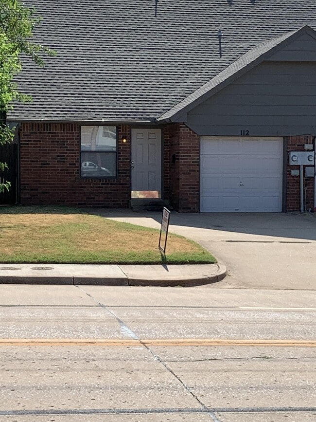 Primary Photo - 110 N Baumann Ave