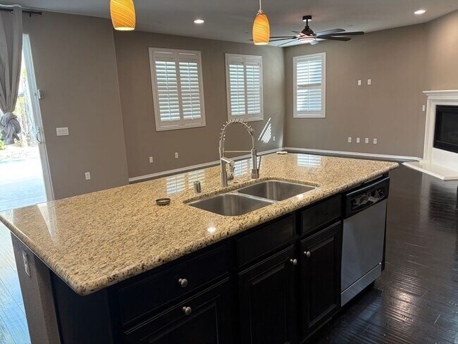 Building Photo - 27238 Avon Ln