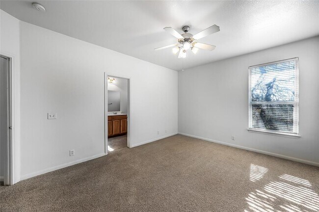 Building Photo - 2518 Allred Dr