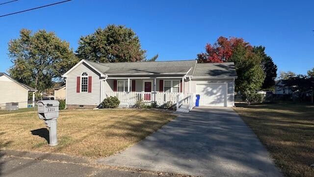 Building Photo - 2203 Southforke Dr SE