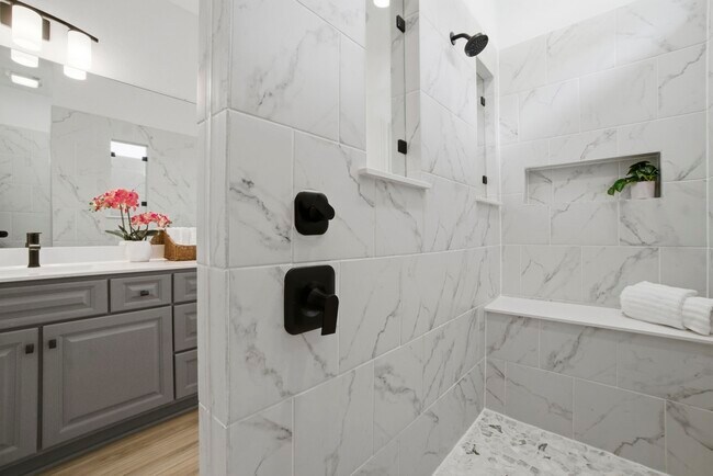 Building Photo - 9727 Rockwell Dr