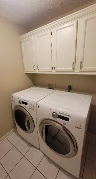 Building Photo - 2158 Kenyon St