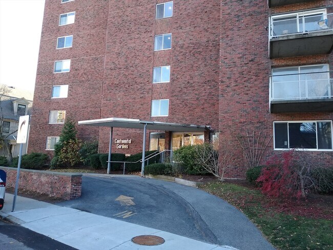 Building Photo - 14 Concord Ave