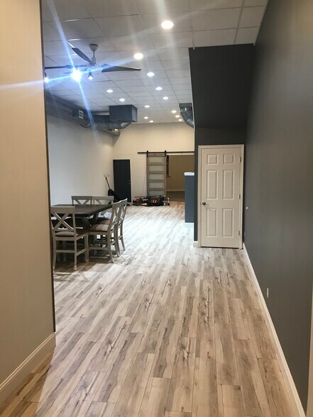 Building Photo - 809 N 2nd St